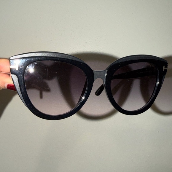 Tom Ford Tori Sunglasses main image 6